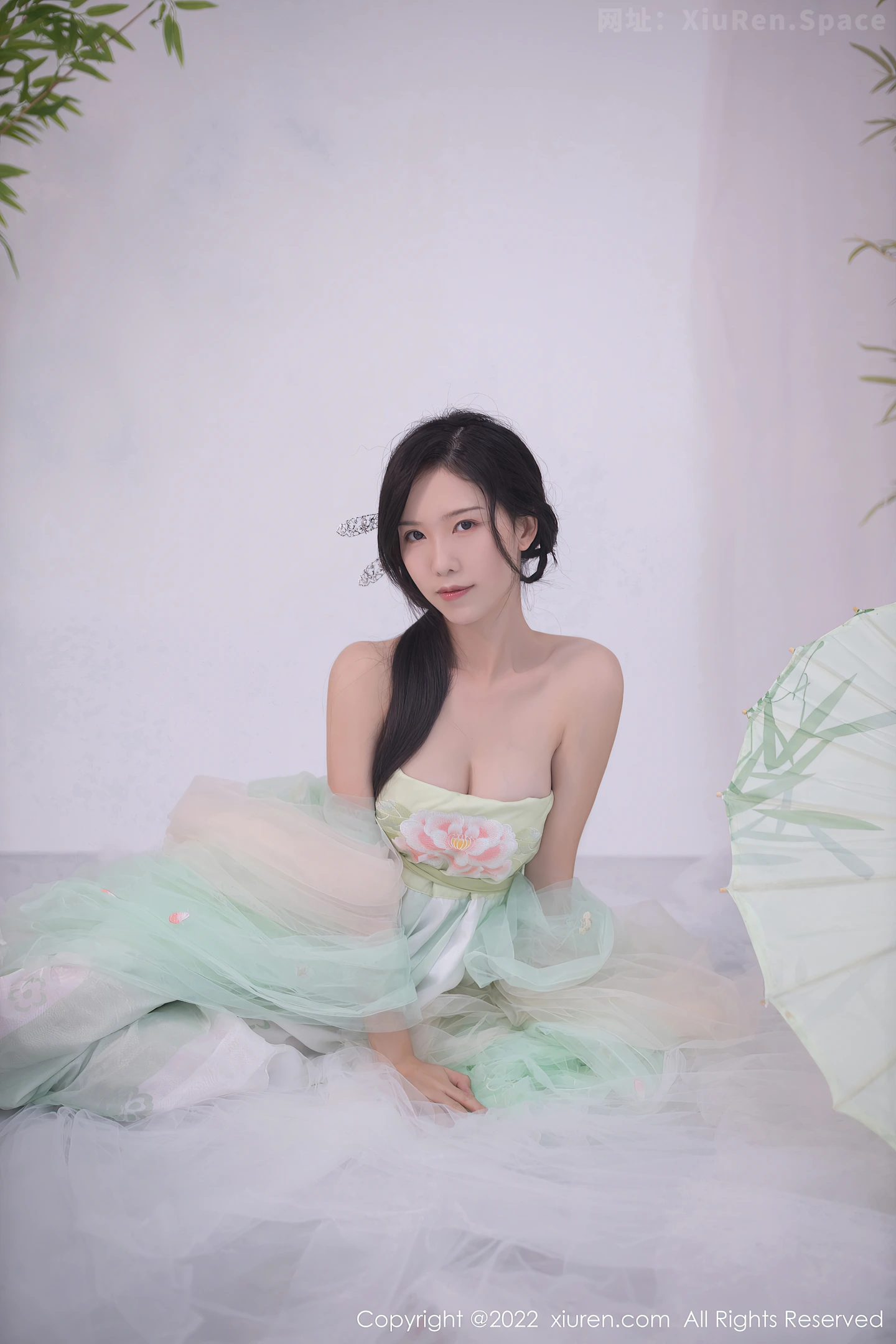 图片[3]-[XiuRen秀人网] VOL.5345 模特利世私房性感淡绿色轻透古装服饰透视秀火辣身材诱惑写真72P-秀人网官方网站